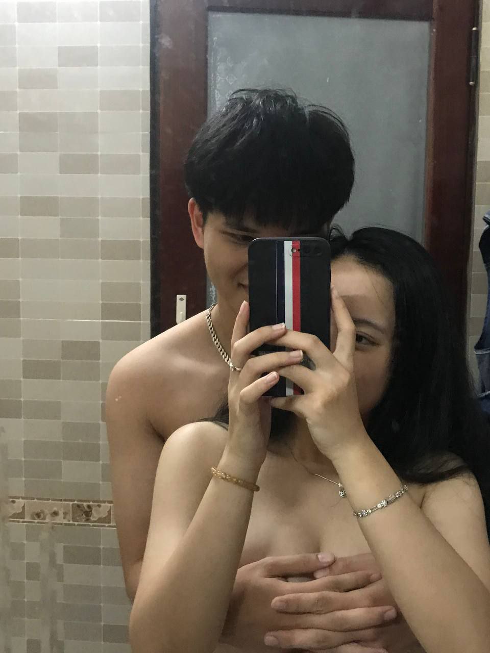 Mục đích kết hôn của bố dượng là để chịch đứa con gái vú bự của vợ